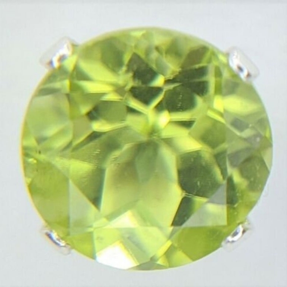Natural Peridot Silver Stud Earrings 5 MM - Picture 3 of 8